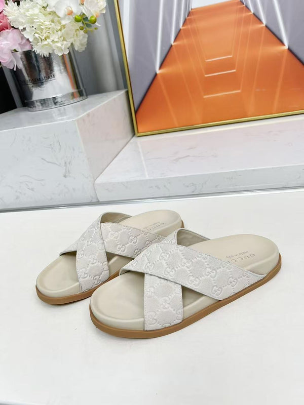 Cross-strap flat slippers