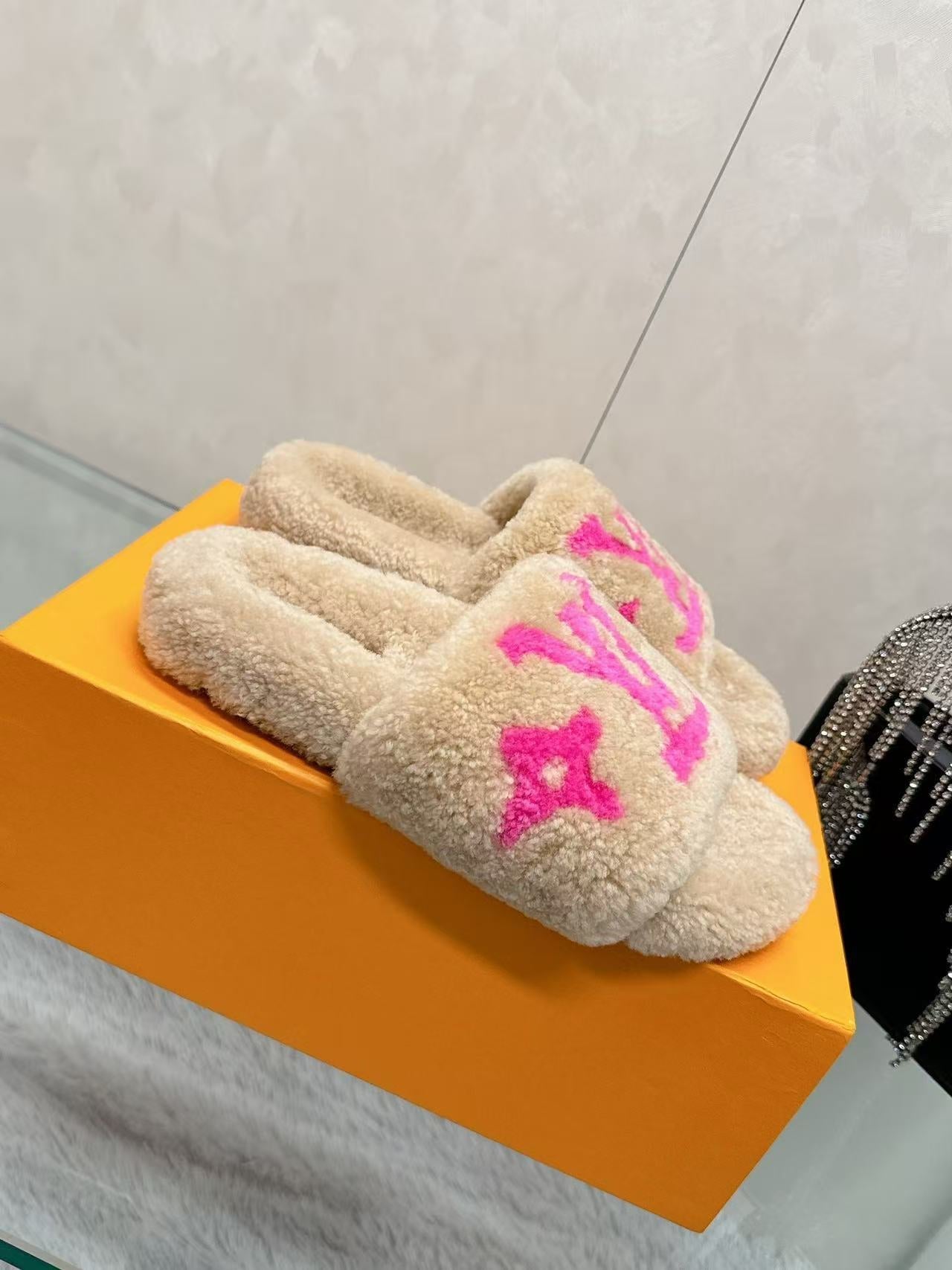 Plush slippers