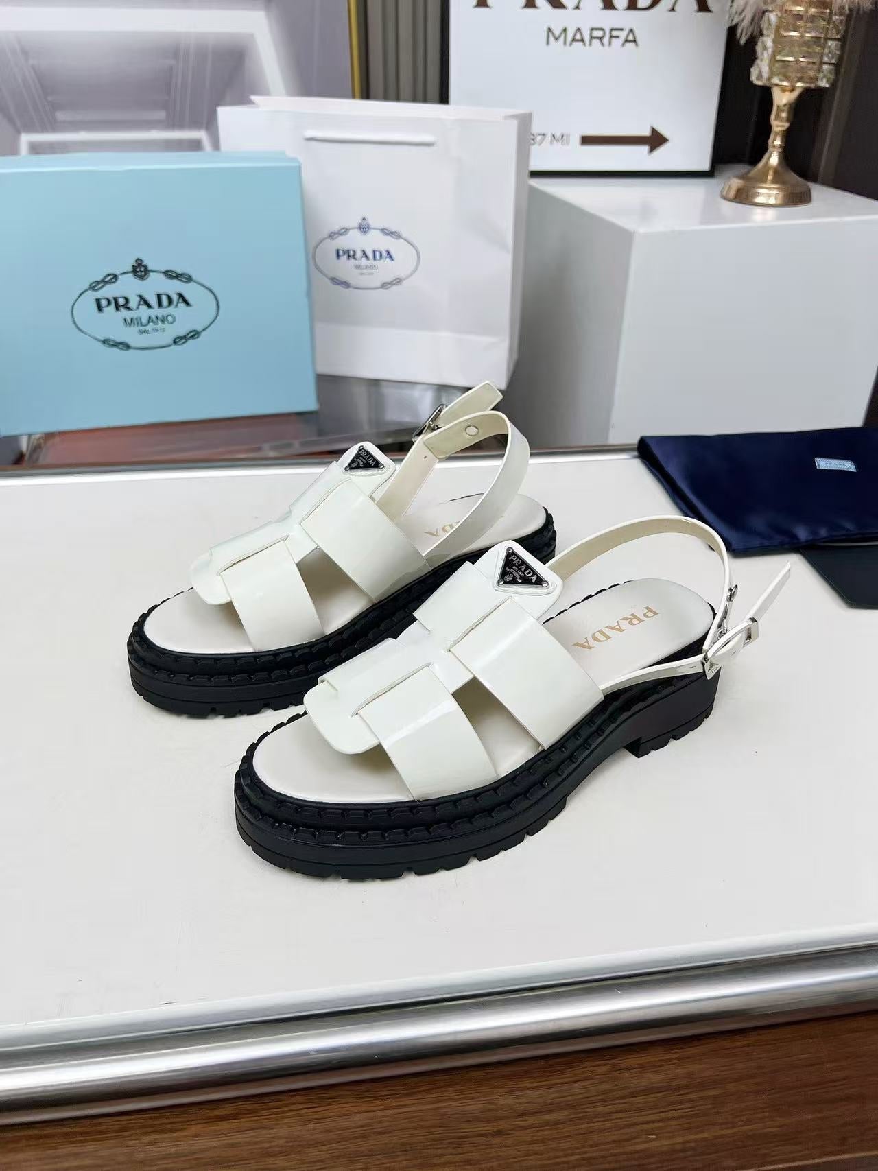 Platform sandals