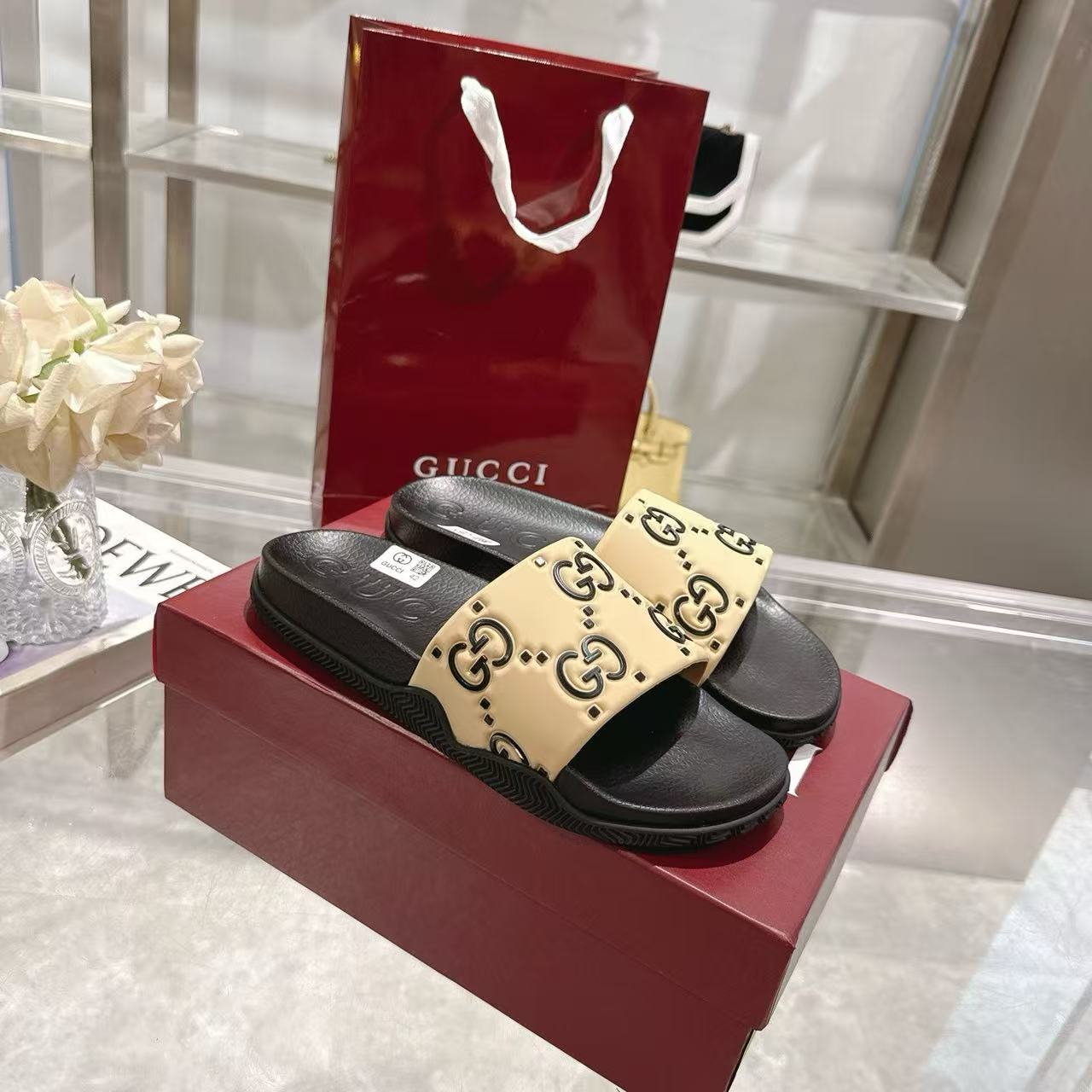 Double G print flat slides