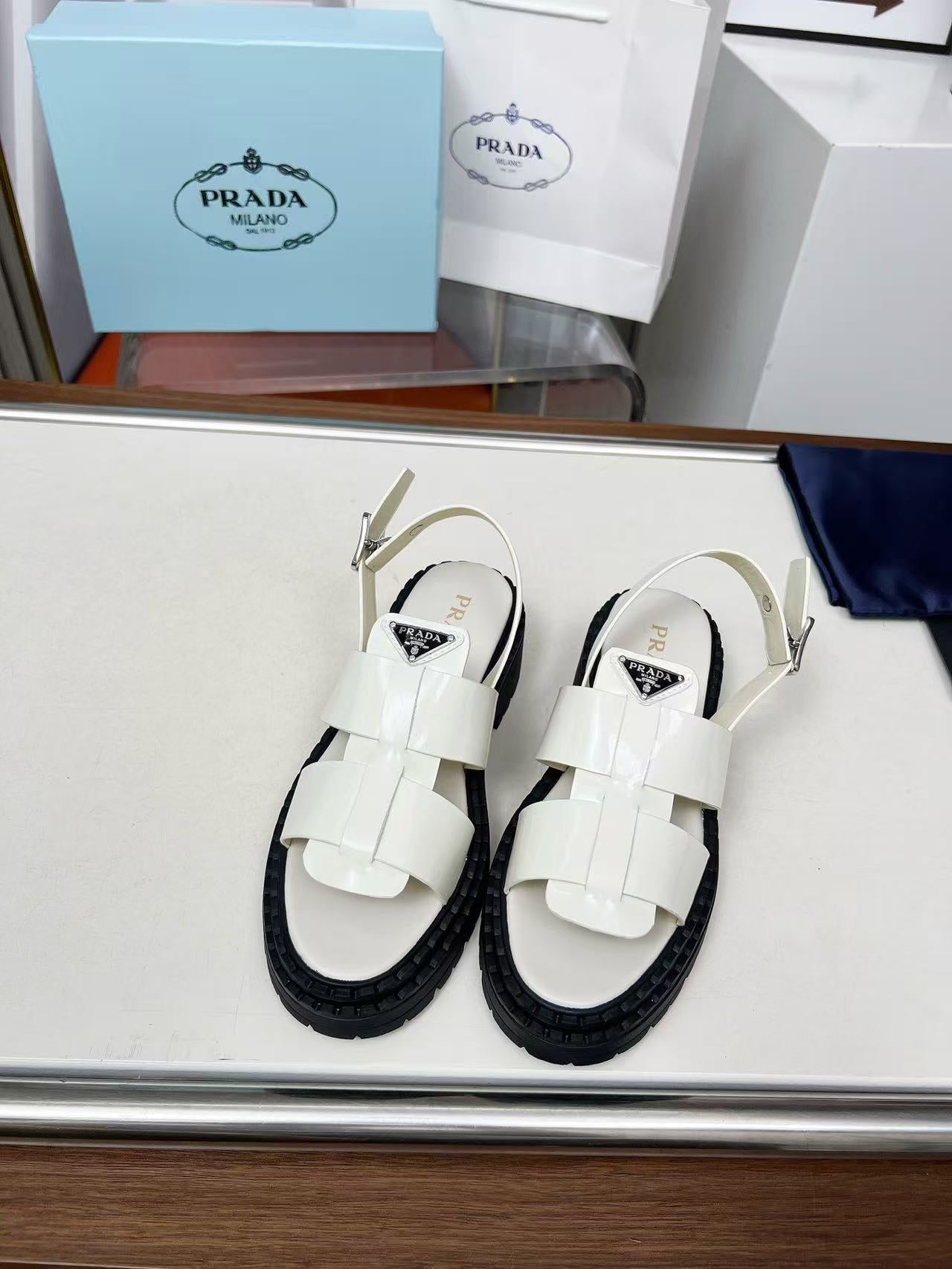 Platform sandals
