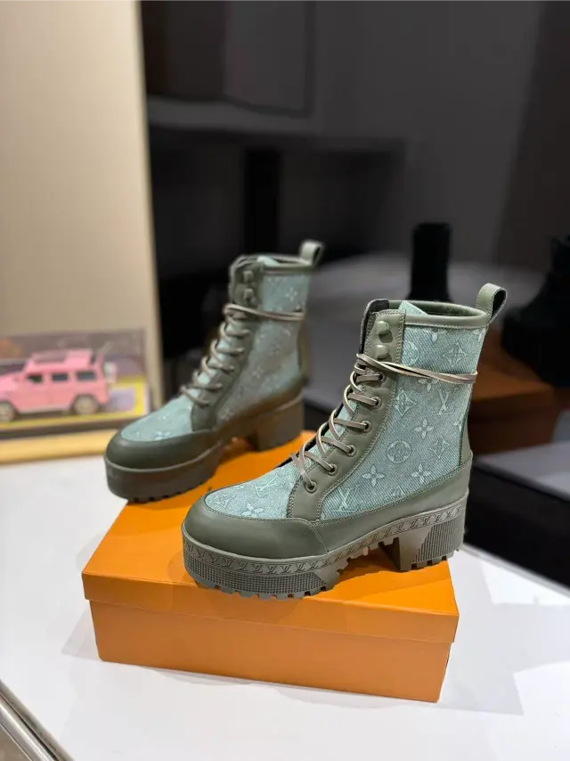 Laureate Platform Desert Boot