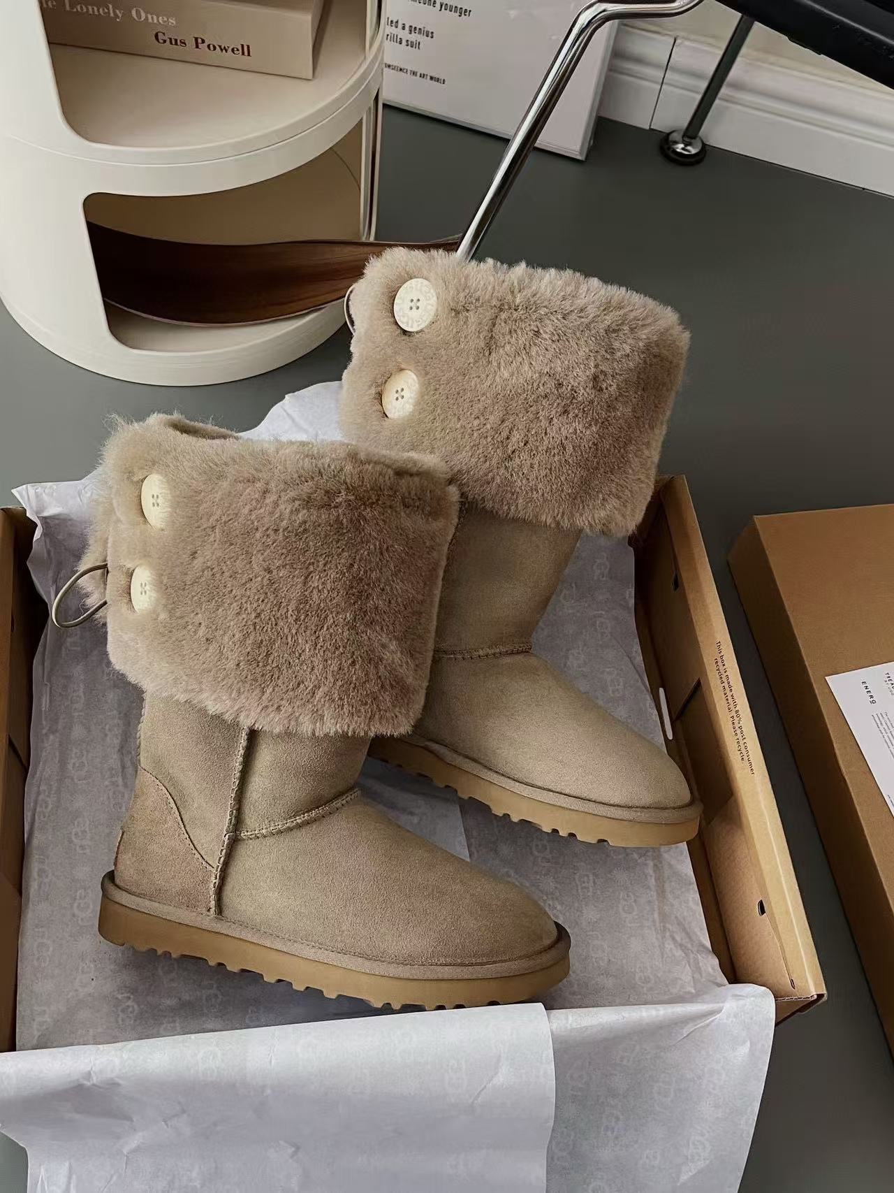 Double-buckle high snow boots