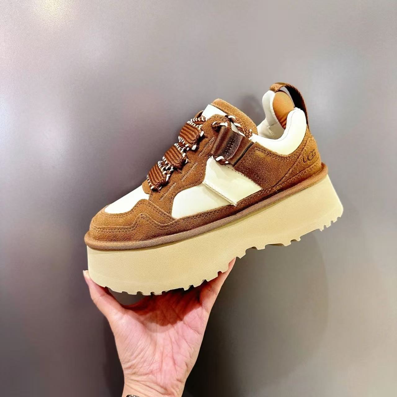 Astromel Hiking Shoes