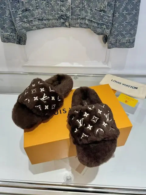 2025 new plush slippers