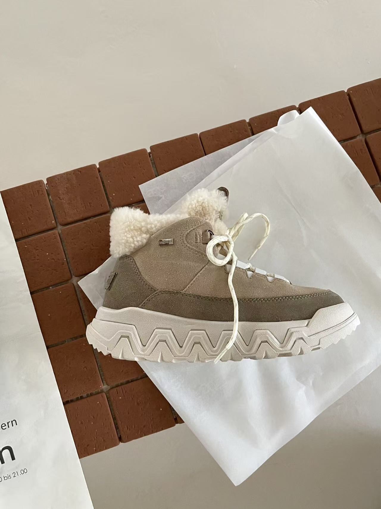 High-top warm casual sports shoes