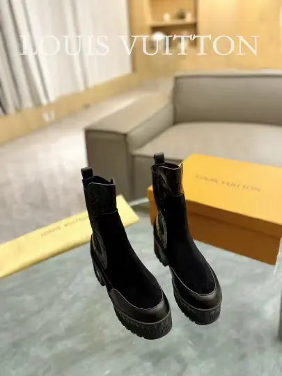 Platform Chelsea Boot