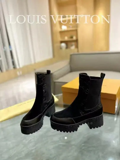 Platform Chelsea Boot
