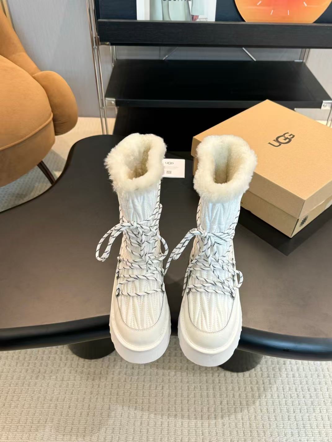 PleatedPlatfomm Snow Boots