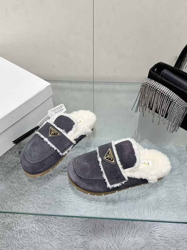 Triangle buckle bread toe half slippers