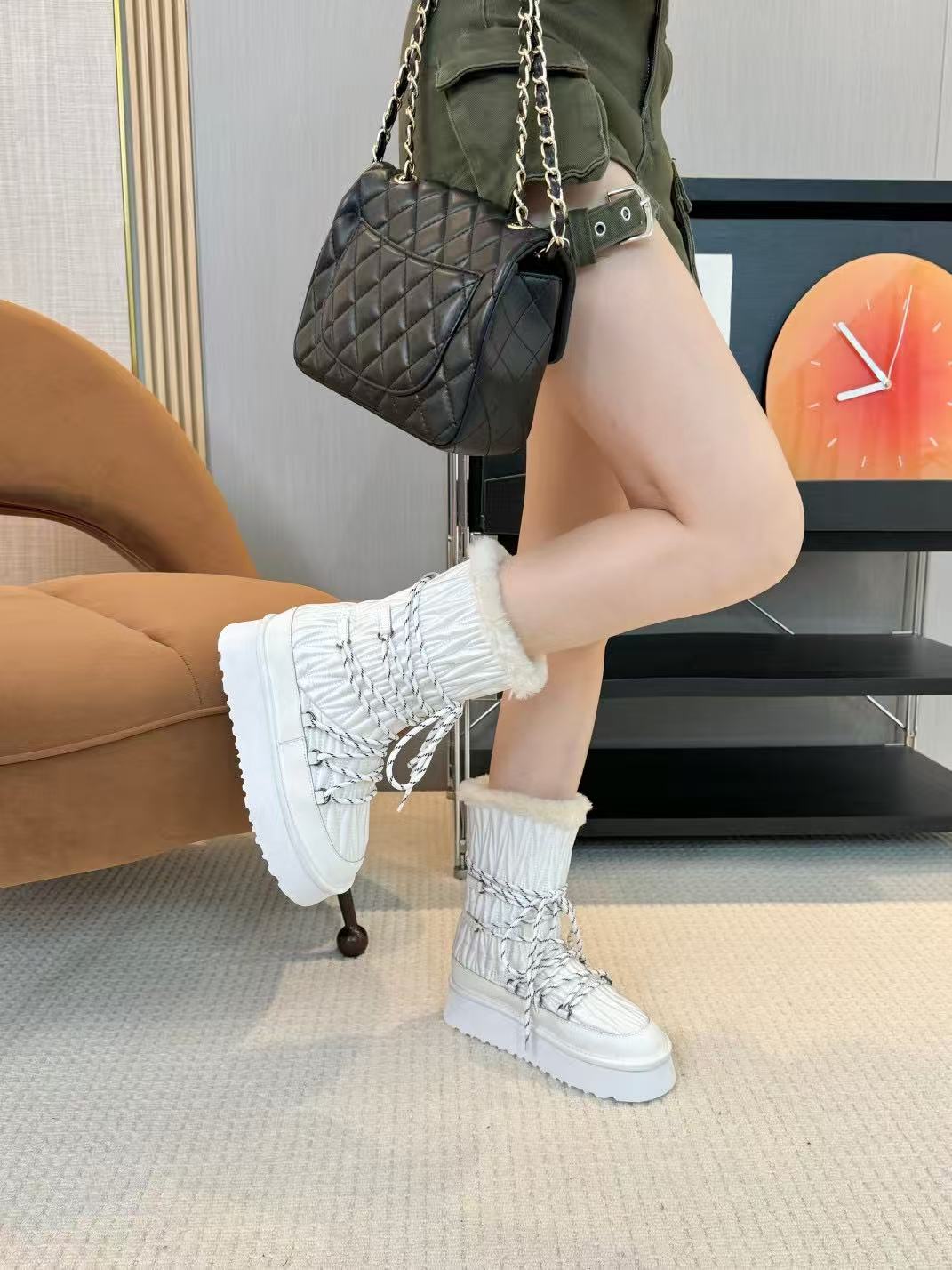 PleatedPlatfomm Snow Boots