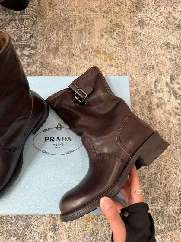 Leather ankle boots series